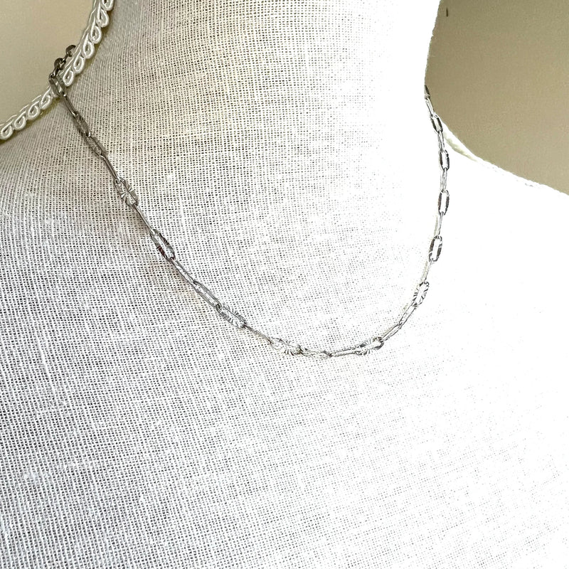 Oval Texture Chain Necklace - Royce & Oak